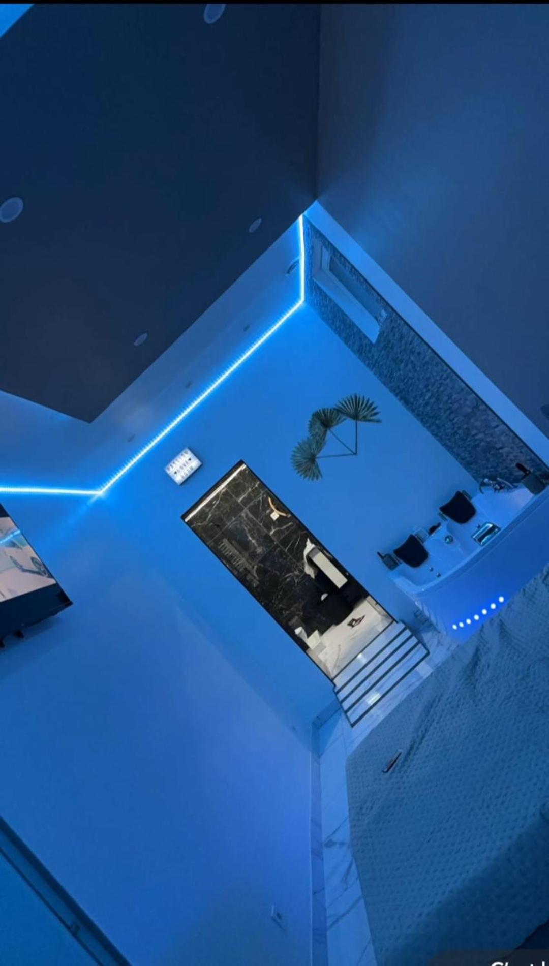Suite Gold By L Amaryllis I Jacuzzi & Sauna Prive I Centre Beziers Arrivee Autonome Esterno foto